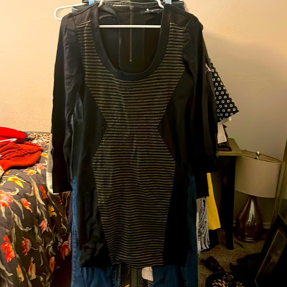 French Connection Black and Gold Long sleeve Knee Length Dress -Sz 10